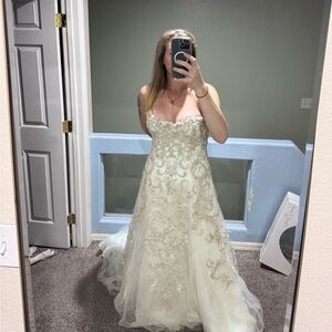 Wedding dress